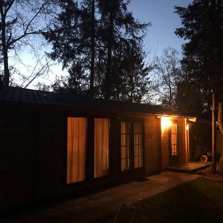 3 Slaapkamer Blokhut Met Opgemaakte Bedden Villa Putten Eksteriør billede