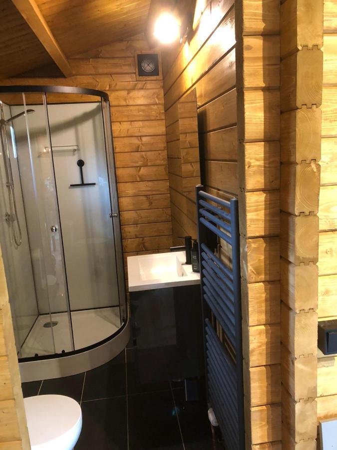 3 Slaapkamer Blokhut Met Opgemaakte Bedden Villa Putten Eksteriør billede