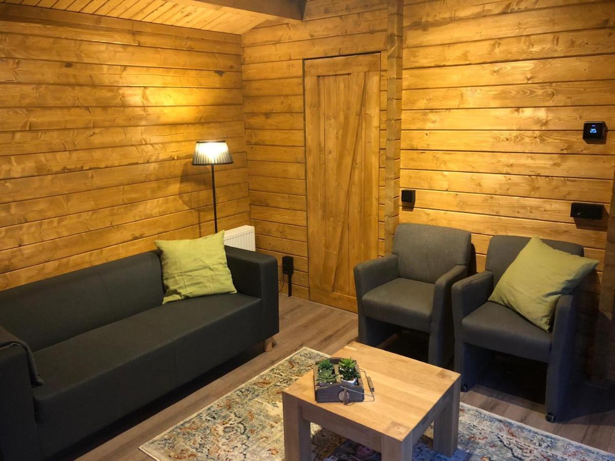 3 Slaapkamer Blokhut Met Opgemaakte Bedden Villa Putten Eksteriør billede