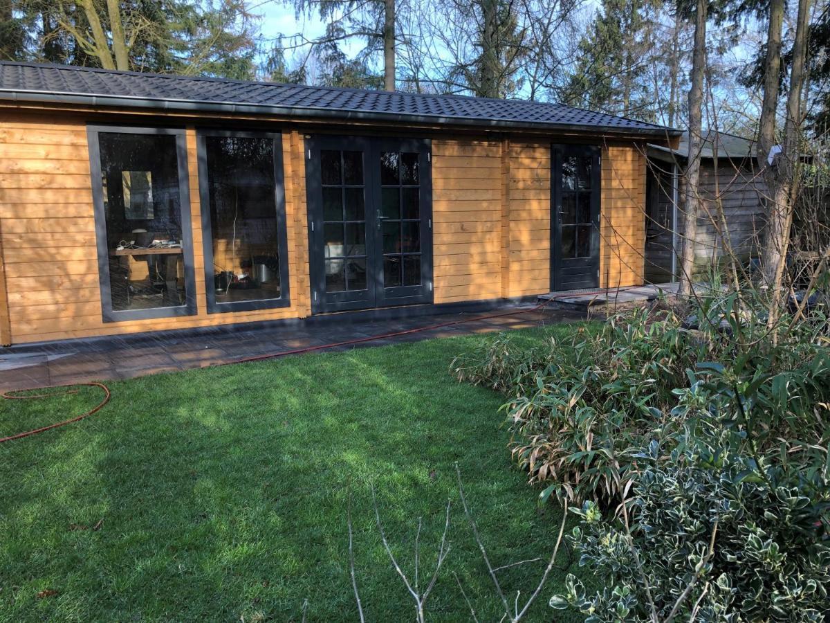 3 Slaapkamer Blokhut Met Opgemaakte Bedden Villa Putten Eksteriør billede