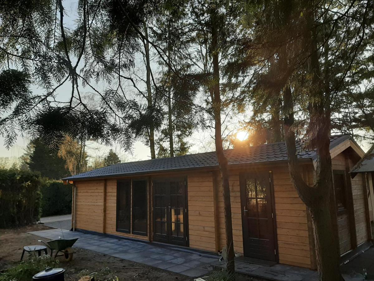 3 Slaapkamer Blokhut Met Opgemaakte Bedden Villa Putten Eksteriør billede